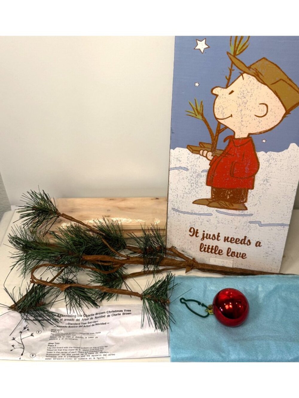 Charlie Brown Christmas Musical Tree 24 Inches Original Box